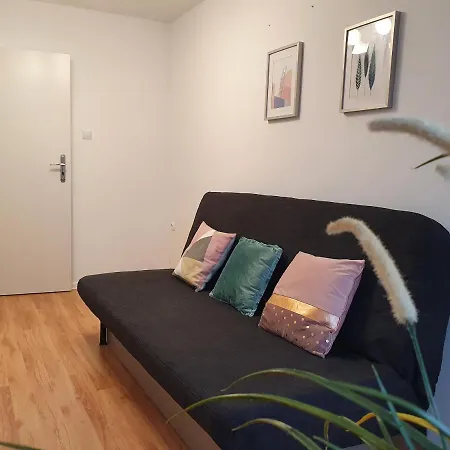 Najzwyklejsze Mieszkanie 8 Minut Do Plazy - Karlikowo Apartmán *